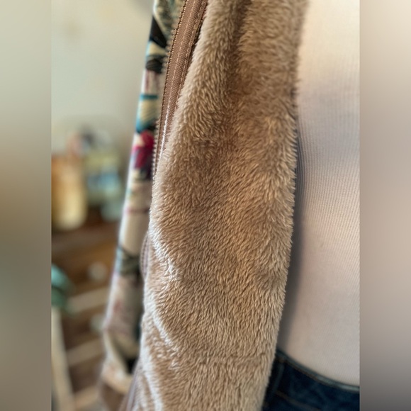 Sweatshirt type jacket - Picture 6 of 7